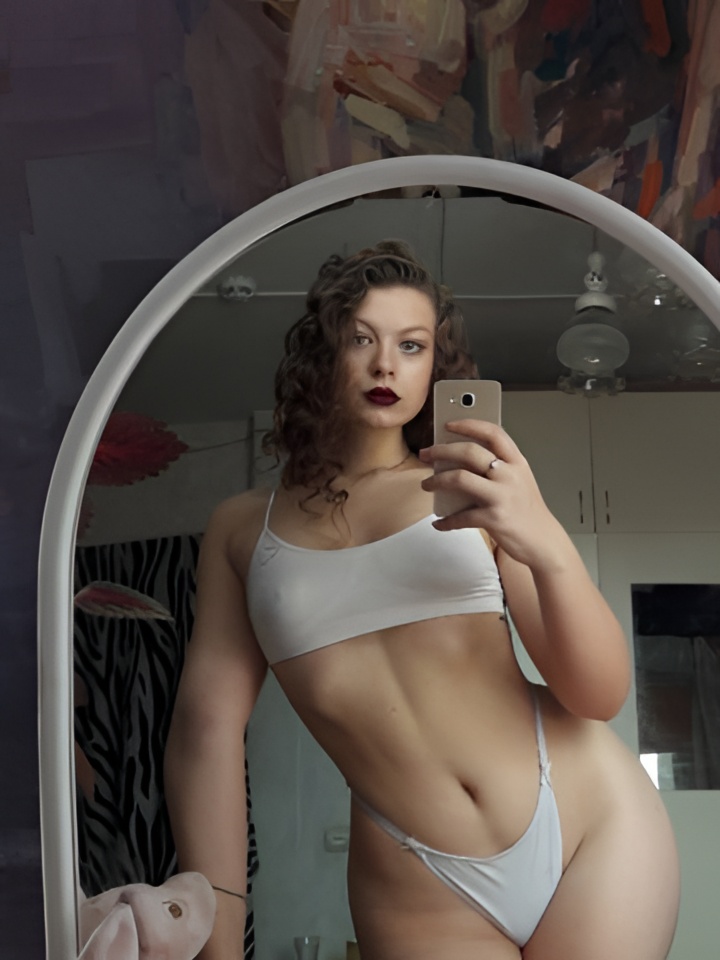 Снежана привлекательная девушка из Усть-лабинск цена от 1500 руб