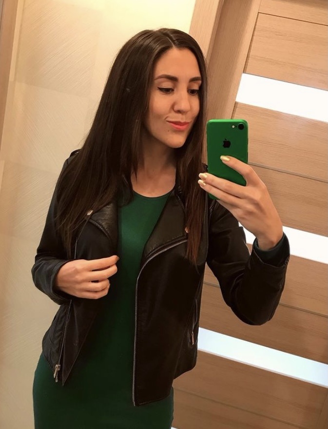 Карина привлекательная девушка из Усть-лабинск цена от 3500 руб