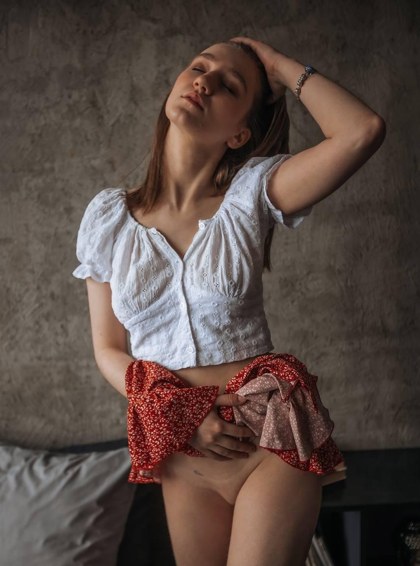 Аленочка привлекательная девушка из Усть-лабинск цена от 8000 руб