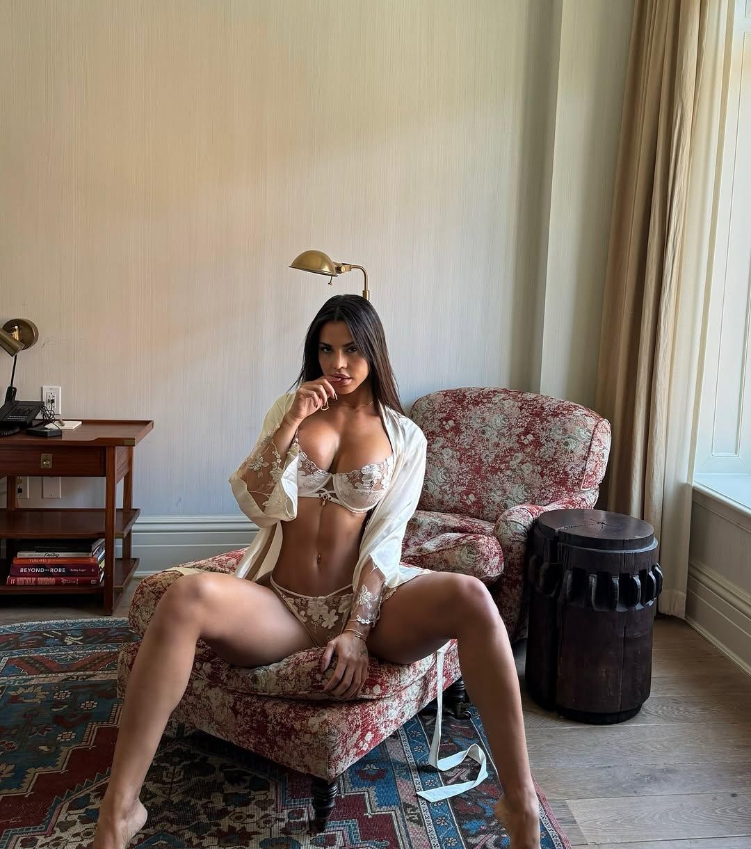 Тоня привлекательная девушка из Усть-лабинск цена от 8000 руб